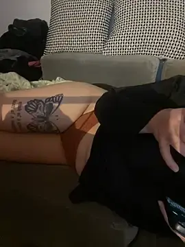 Justsomeoneuknow  live sex cam