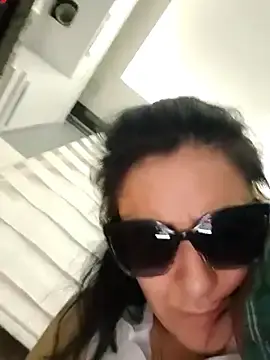 Sara_41  live sex cam