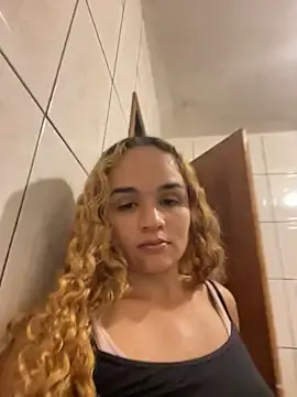 VaneesFuego  live sex cam