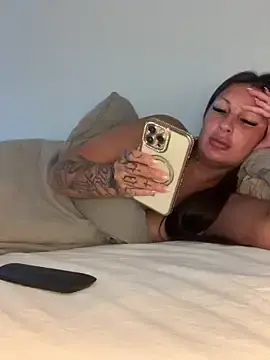 Dirtymind30  live sex cam