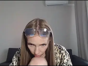HitGyrl  live sex cam
