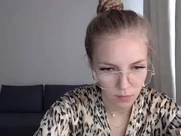 HitGyrl  live sex cam