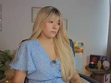 LucyMoanss  live sex cam