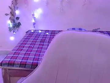 Yours-Zoya  live sex cam