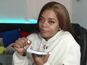 Ladyrd1  live sex cam