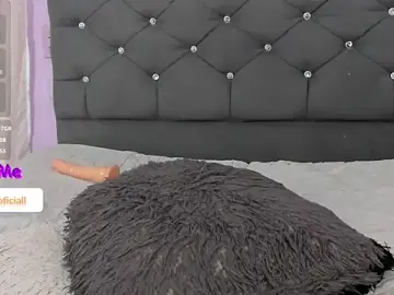 Viioletta_00  live sex cam