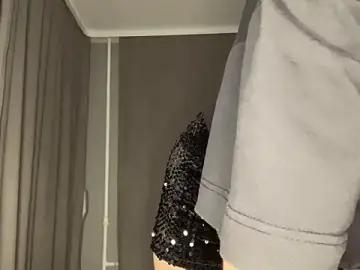 HollyBabick  live sex cam