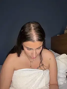 Its_Jasmxn  live sex cam