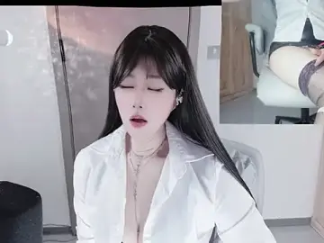 77-rororo  live sex cam