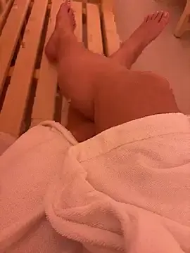 BabyEmma66  live sex cam