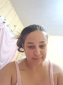 Gatamisteriosa2390  live sex cam