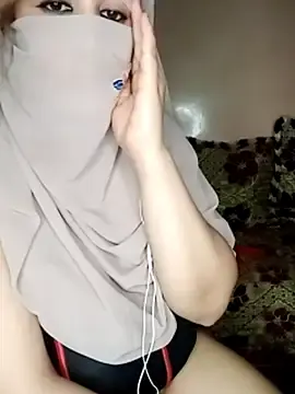 Naughty-Yousra  live sex cam