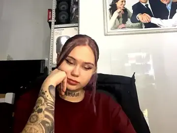 NeelyDalonzo  live sex cam