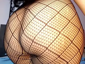 CurvyBombom  live sex cam