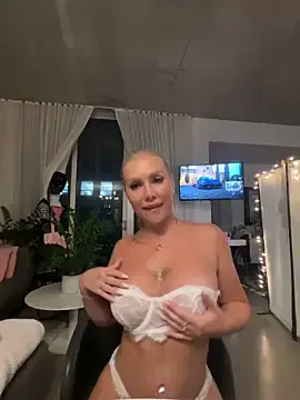 Karen_Luxe  live sex cam