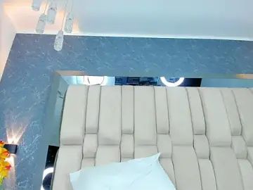 MaddyCrofft  live sex cam