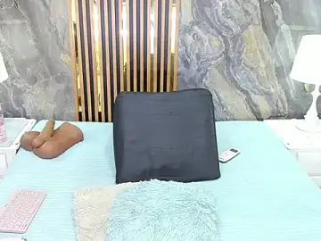 Nyakimgold  live sex cam