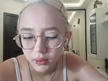 SolvedGlobe  live sex cam