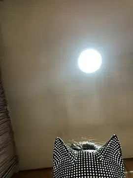Sweet_Valnill  live sex cam