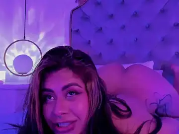 Yourwishisme_val  live sex cam