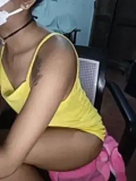 Emali_baba  live sex cam