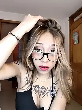 Susy-gold  live sex cam