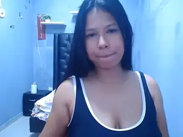 Letty_Plugxo  live sex cam