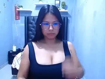 Letty_Plugxo  live sex cam