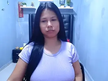 Letty_Plugxo  live sex cam