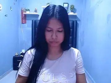 Letty_Plugxo  live sex cam