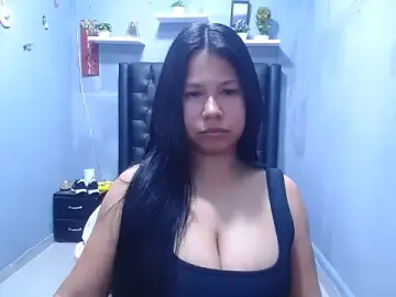 Letty_Plugxo  live sex cam