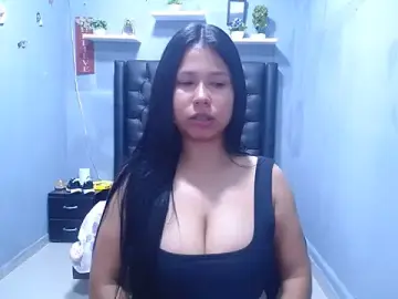 Letty_Plugxo  live sex cam