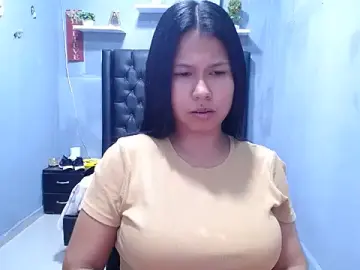 Letty_Plugxo  live sex cam