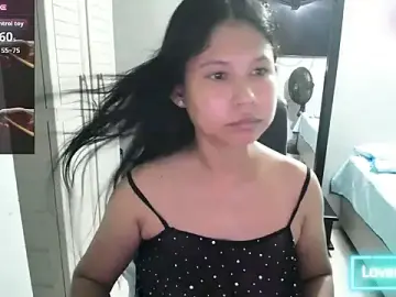 Letty_Plugxo  live sex cam