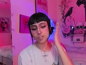 Maeve_Vampire  live sex cam