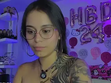 Thamaral1  live sex cam