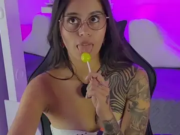 Thamaral1  live sex cam