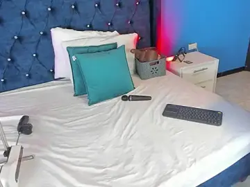 Issa_Clark01  live sex cam