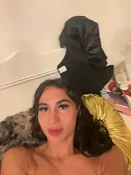 Itsyourgirltee  live sex cam