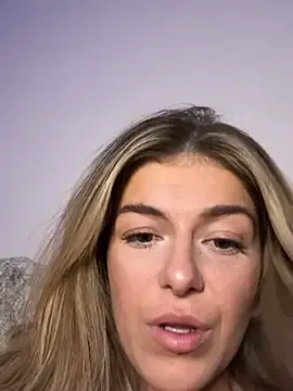 Karmakoutureee  live sex cam