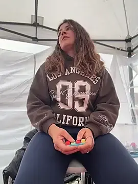 DaisyVibesss  live sex cam