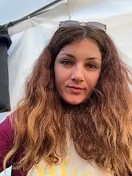 DaisyVibesss  live sex cam