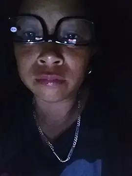 Henry-2k  live sex cam