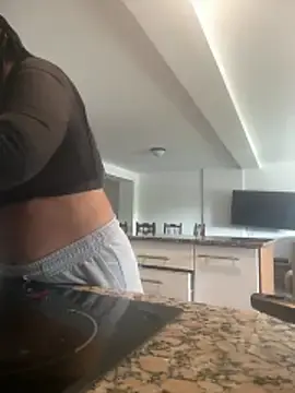 Vaiyolet5632  live sex cam