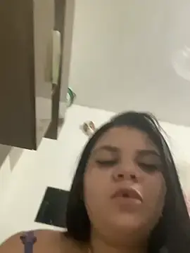 Badgalbitch3  live sex cam