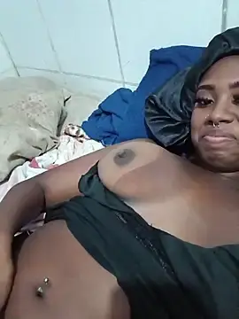 Itsmellzynha  live sex cam