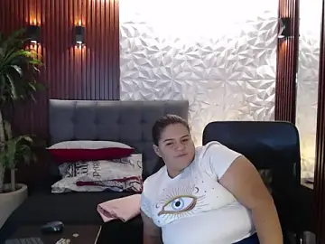 Laura_br1  live sex cam