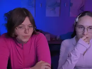 Nikole_kitt  live sex cam