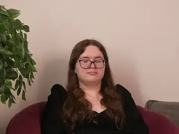 LinseyBellisario  live sex cam