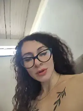 Nanucurlyxx  live sex cam